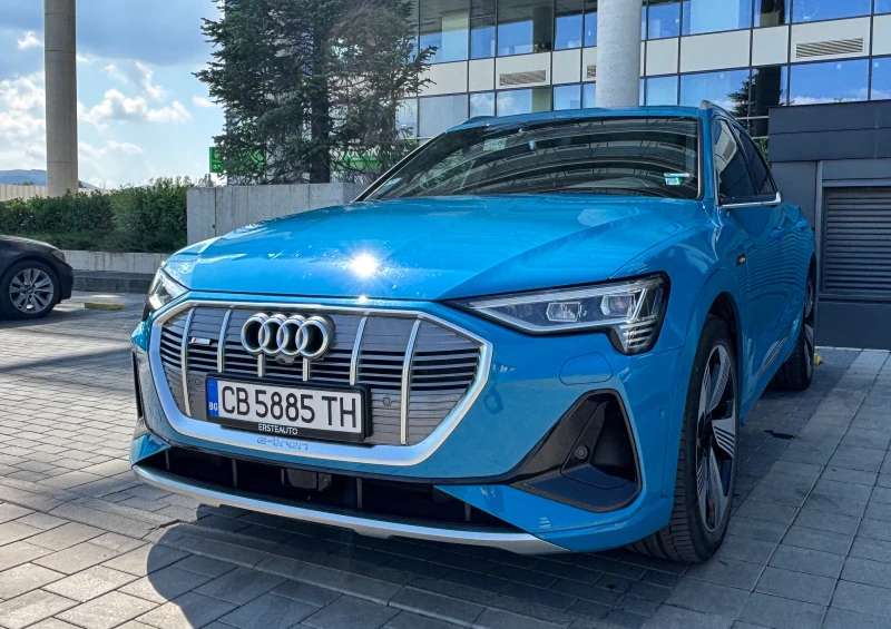 Audi E-Tron 55 Quattro * 2x S-Line * B&O * 360 * Carplay, снимка 3 - Автомобили и джипове - 52460609