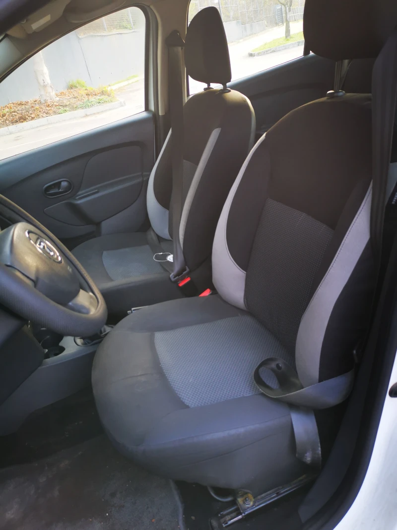 Dacia Sandero, снимка 6 - Автомобили и джипове - 52751380