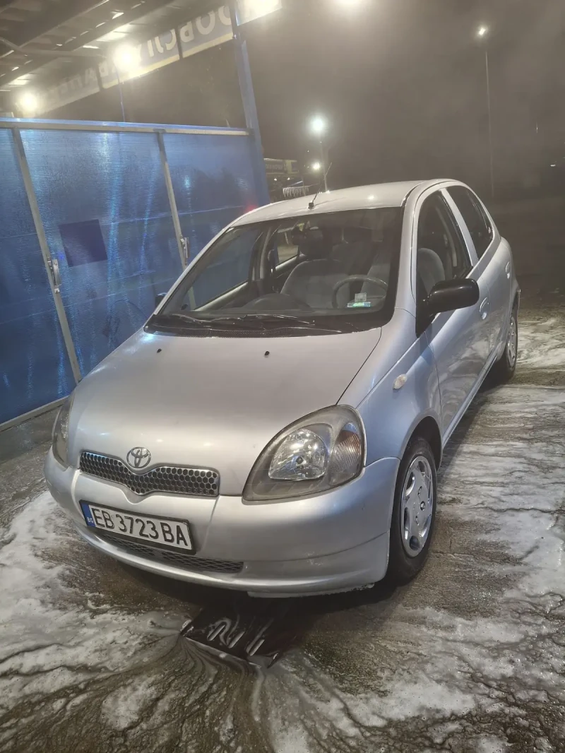 Toyota Yaris 1.0 70кс , снимка 6 - Автомобили и джипове - 52866644