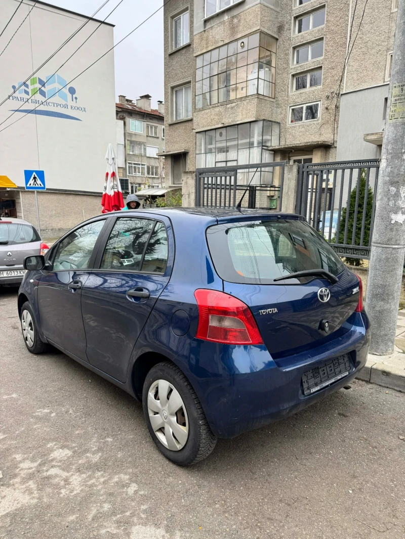 Toyota Yaris 1.0i, снимка 5 - Автомобили и джипове - 52931709