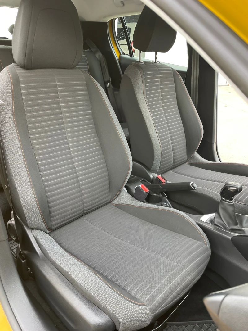 Peugeot 208 1.2i-75 к.с., снимка 13 - Автомобили и джипове - 53202624