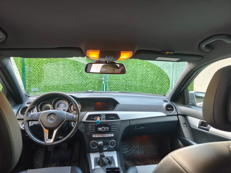 Mercedes-Benz C 220, снимка 5 - Автомобили и джипове - 53295372
