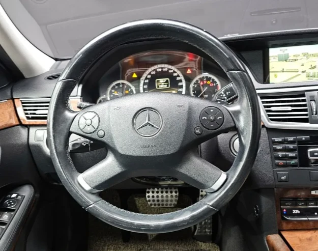 Mercedes-Benz E 300 | Mobile.bg   12