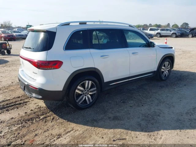 Mercedes-Benz EQB 300* КОЖА* ПОДГРЕВ* ПАНО, снимка 11 - Автомобили и джипове - 54830704