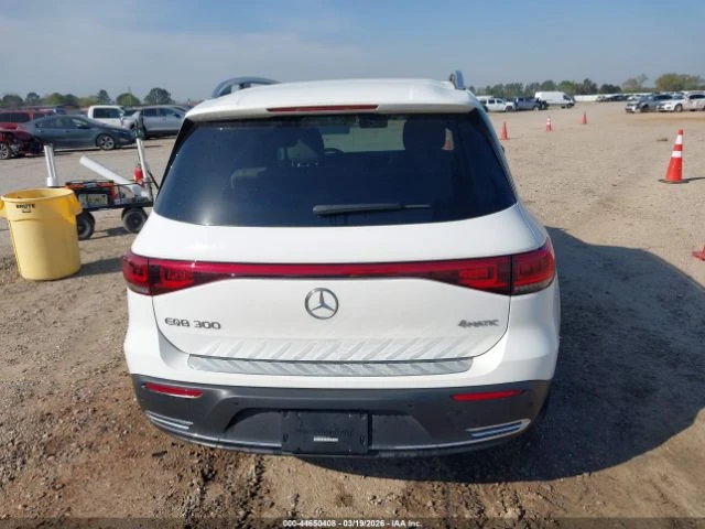 Mercedes-Benz EQB 300* КОЖА* ПОДГРЕВ* ПАНО, снимка 10 - Автомобили и джипове - 54830704