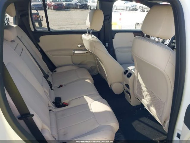 Mercedes-Benz EQB 300* КОЖА* ПОДГРЕВ* ПАНО, снимка 14 - Автомобили и джипове - 54830704