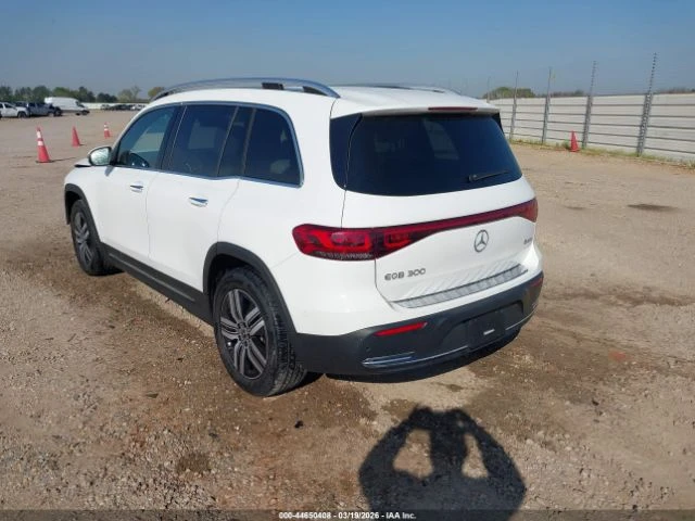 Mercedes-Benz EQB 300* КОЖА* ПОДГРЕВ* ПАНО, снимка 8 - Автомобили и джипове - 54830704