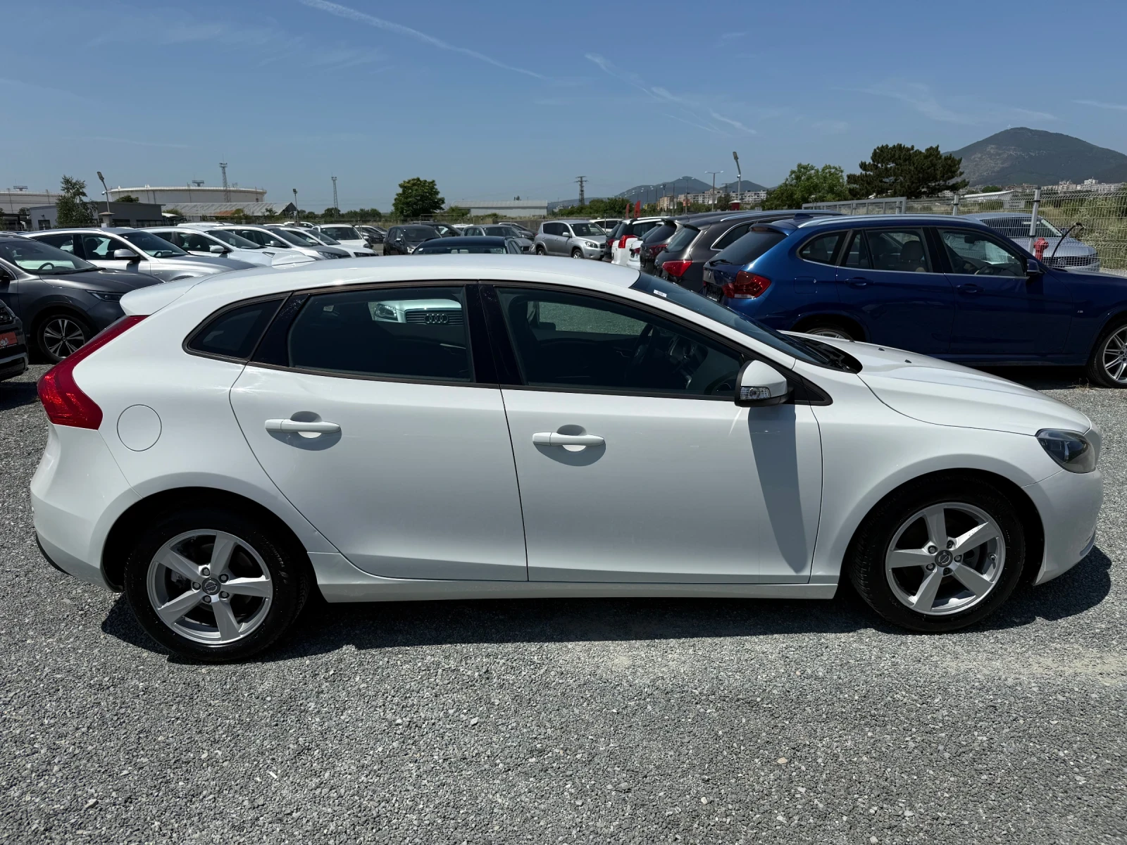 Volvo V40 (KATO НОВА) - изображение 4