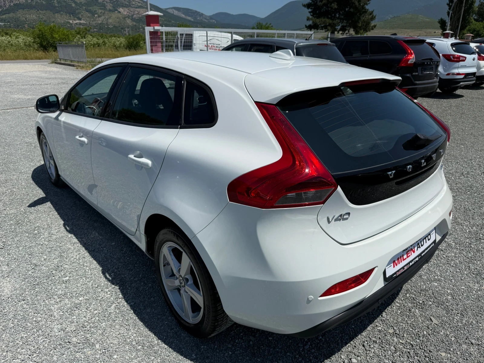 Volvo V40 (KATO НОВА) - изображение 8