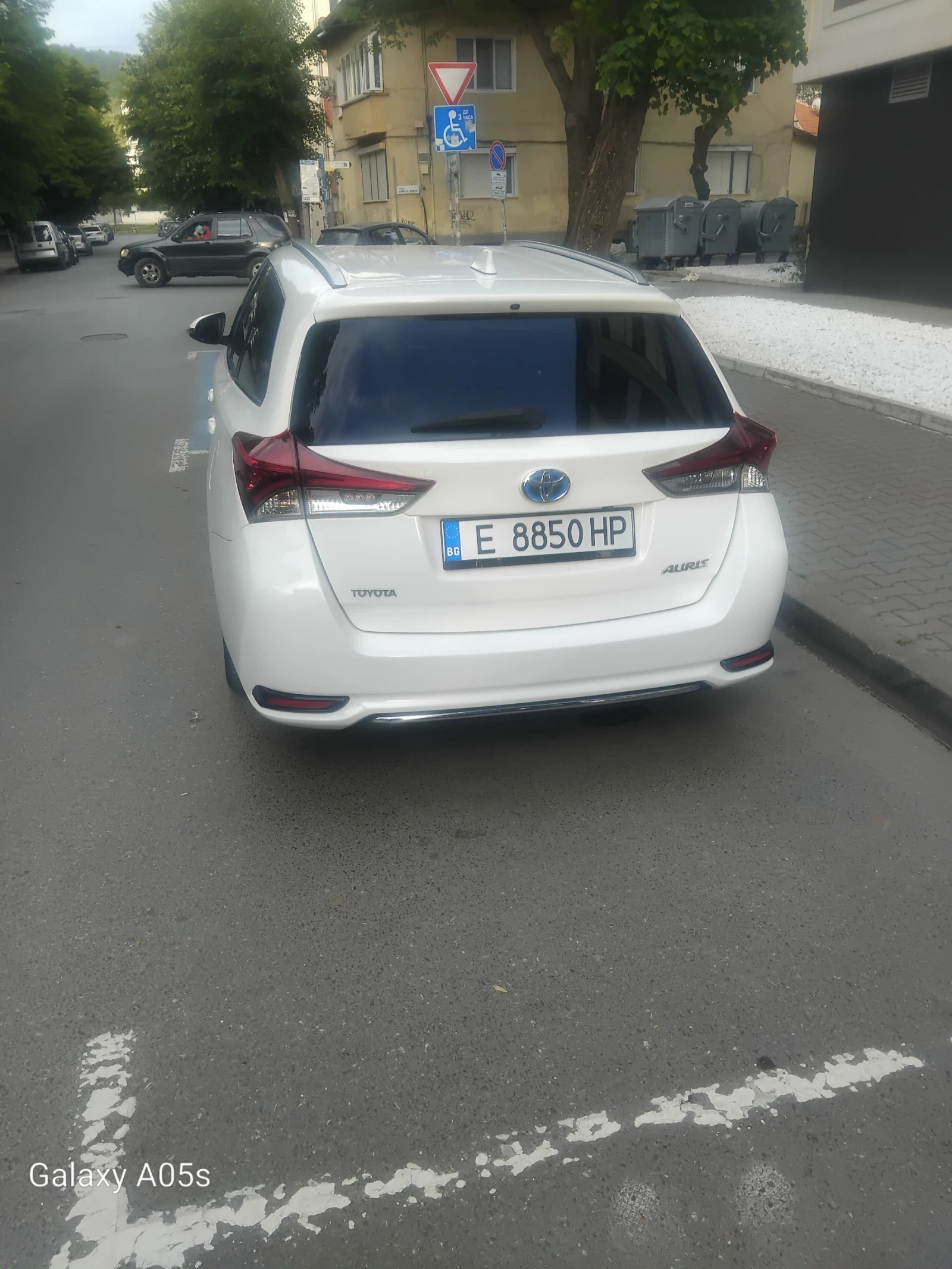 Toyota Auris  - изображение 2