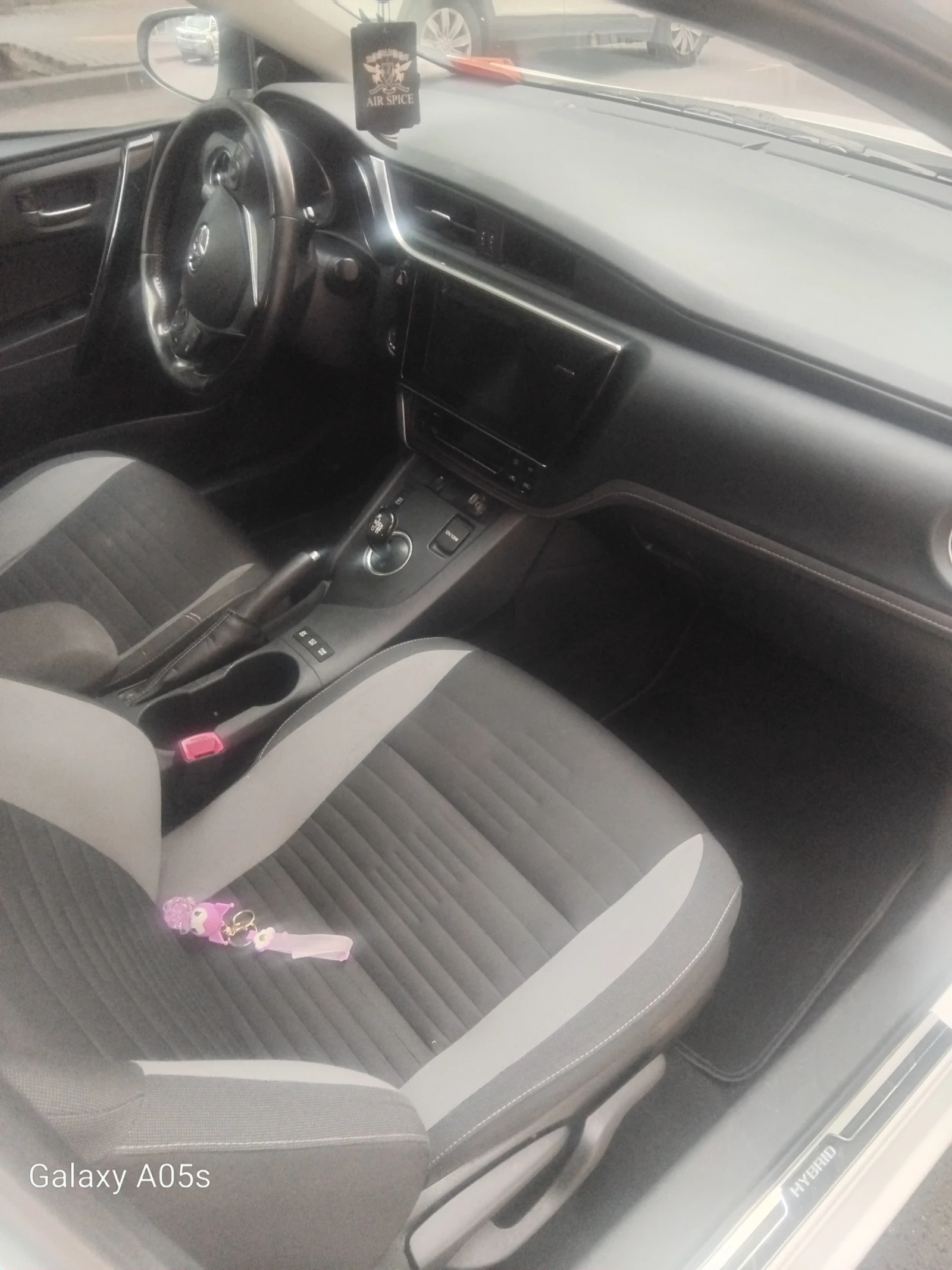 Toyota Auris  - изображение 8