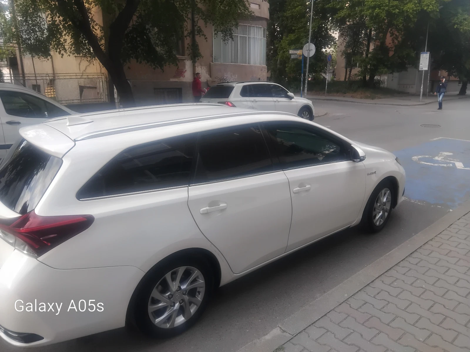 Toyota Auris  - изображение 3