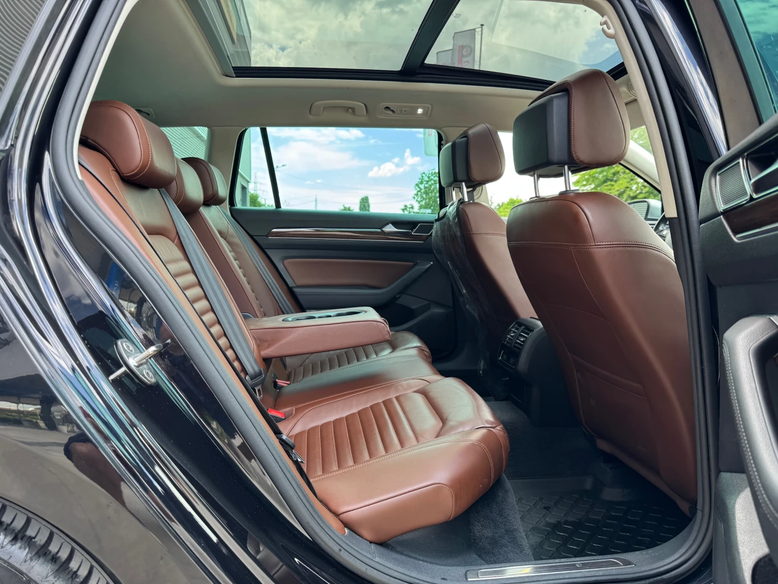 VW Passat 2.0TDI Highline - изображение 9