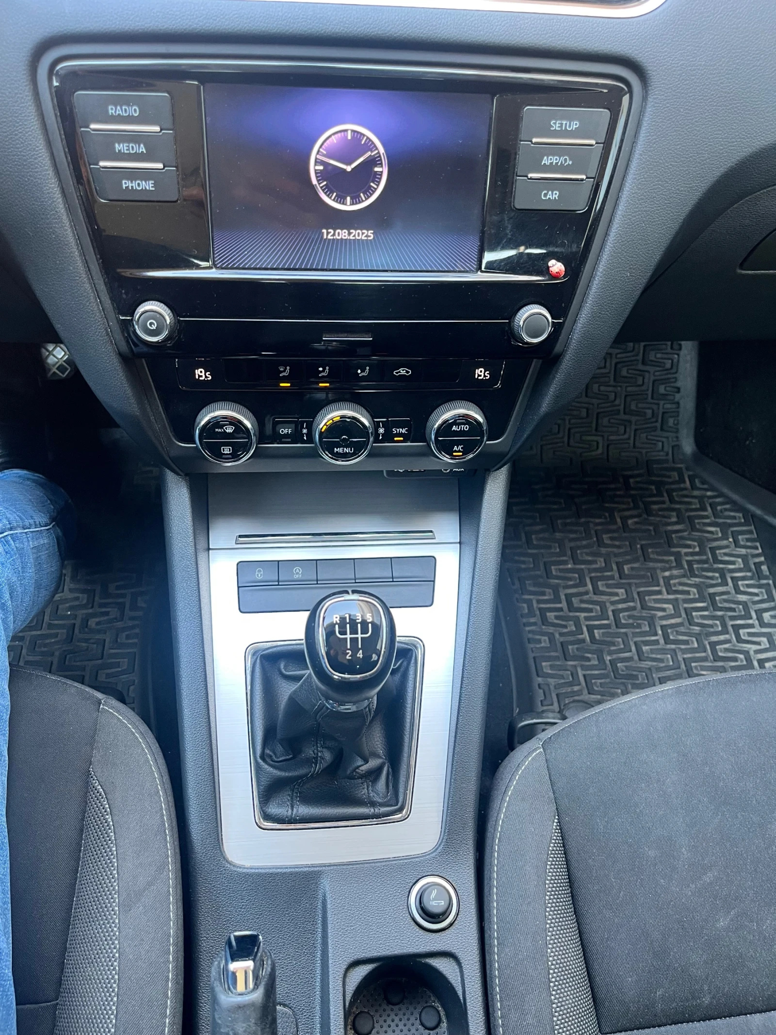 Skoda Octavia 1, 6 TDI  | Mobile.bg — изображение 12