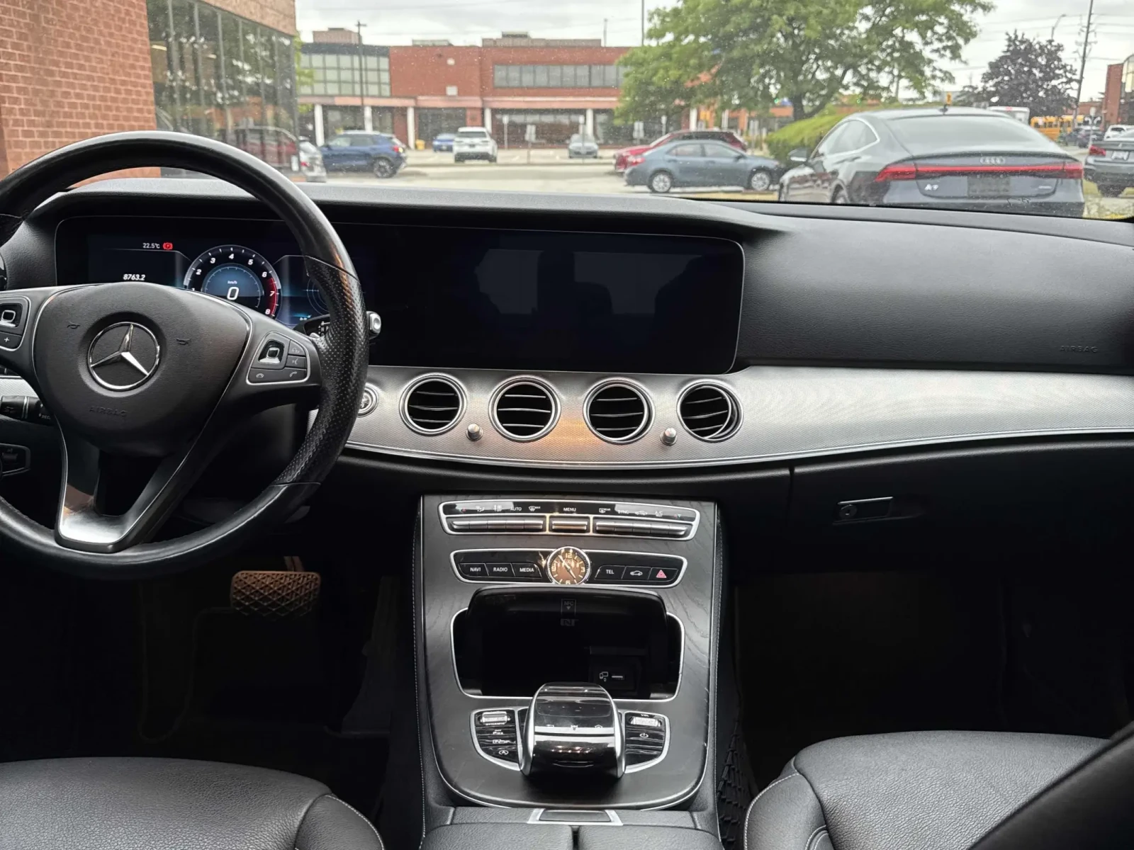 Mercedes-Benz E 300 CARFAX* ОПЦИЯ ЗА ФИНАНСИРАНЕ*  - изображение 7