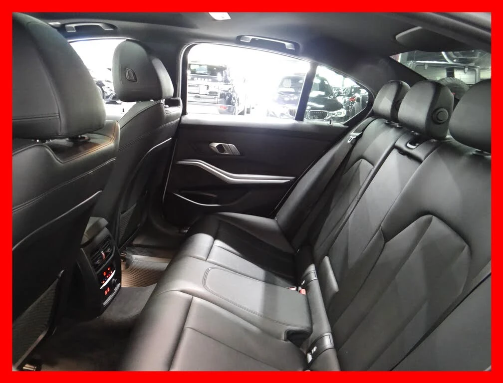 BMW 330 xDrive* PANO* MEMORY* NAVIGATION*  - изображение 9