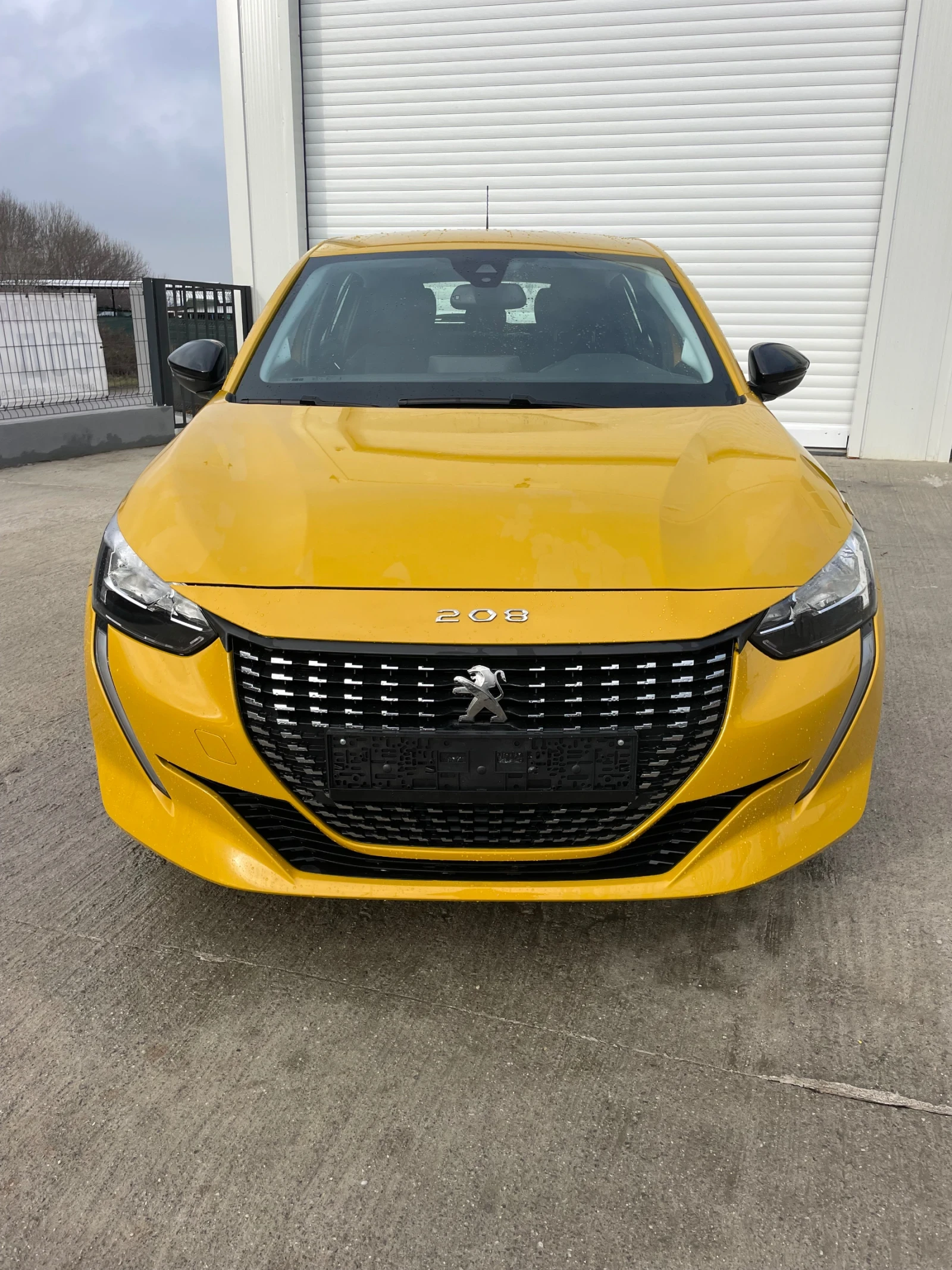 Peugeot 208 1.2i-75 к.с. - изображение 3