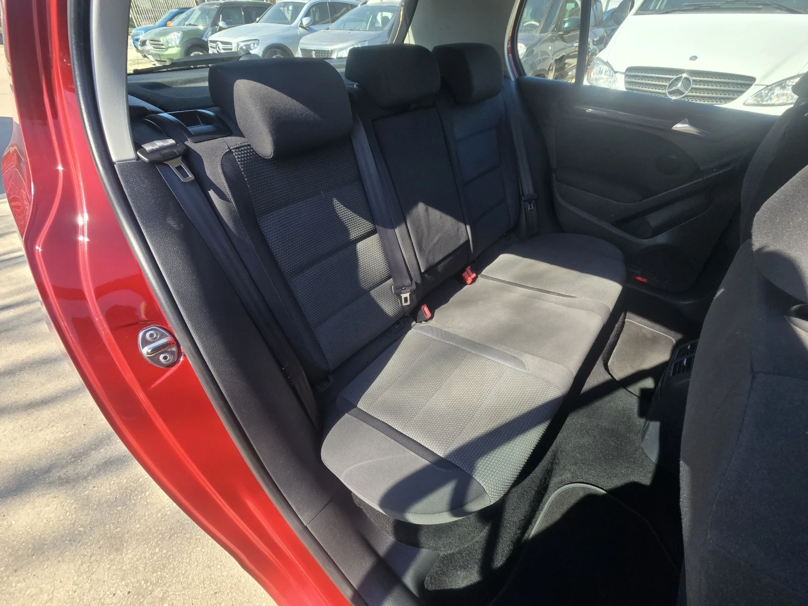 VW Golf 2.0TDI 140к.с Highline, снимка 14 - Автомобили и джипове - 53745013