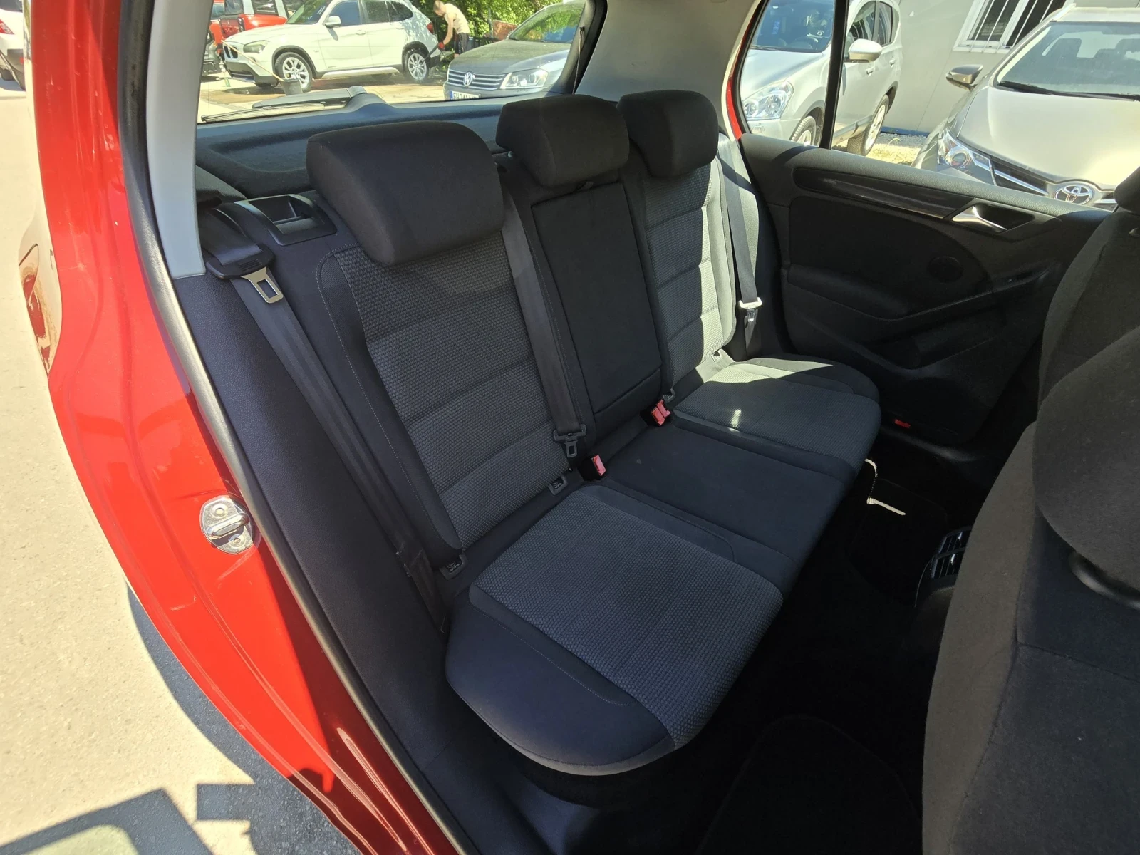 VW Golf 2.0TDI 140к.с Highline, снимка 15 - Автомобили и джипове - 53745013