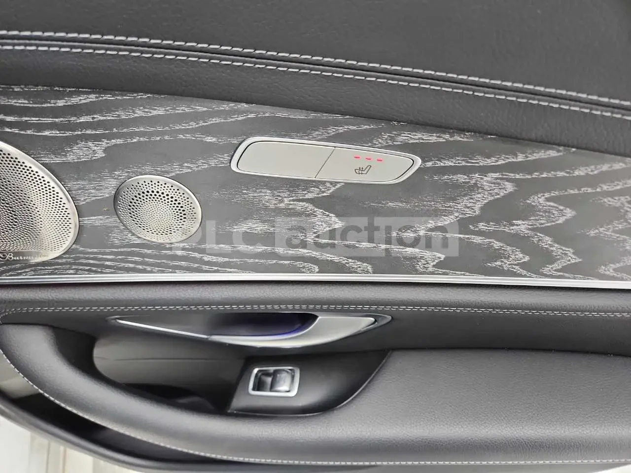 Mercedes-Benz E 350 burmester* multibeam led* Parking Assist, снимка 15 - Автомобили и джипове - 54162029