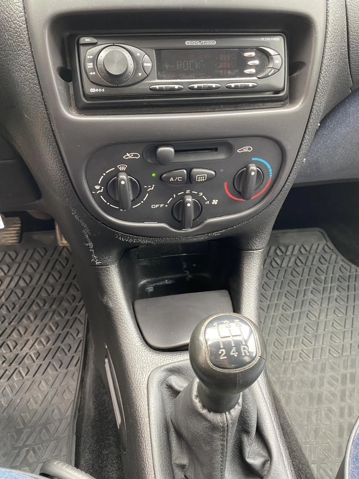 Peugeot 206, снимка 12 - Автомобили и джипове - 54231034