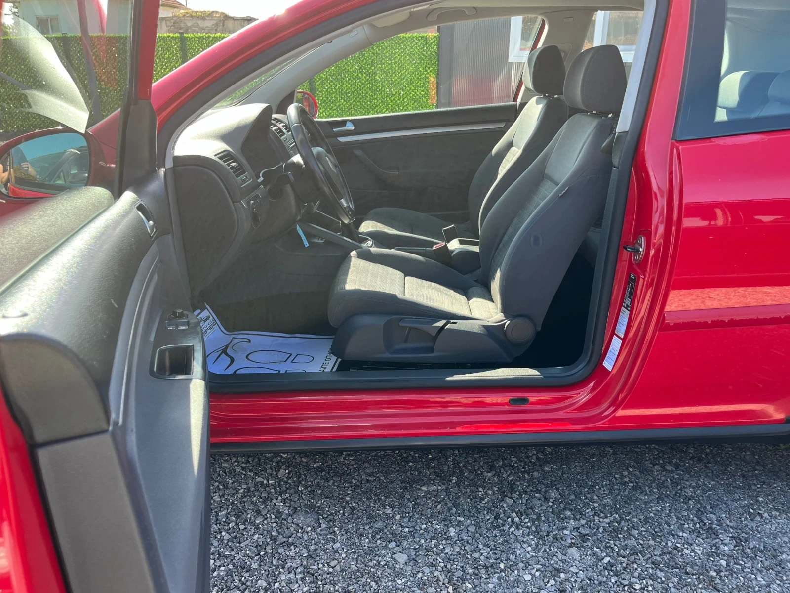 VW Golf 1.4 80кс климатик , снимка 7 - Автомобили и джипове - 54344728