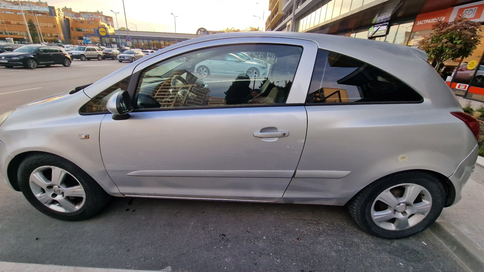 Opel Corsa 1.2, снимка 3 - Автомобили и джипове - 54430033