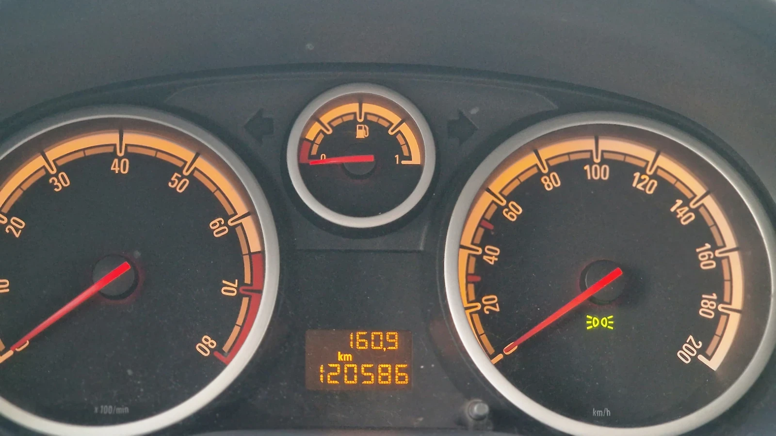 Opel Corsa 1.2, снимка 7 - Автомобили и джипове - 54430033