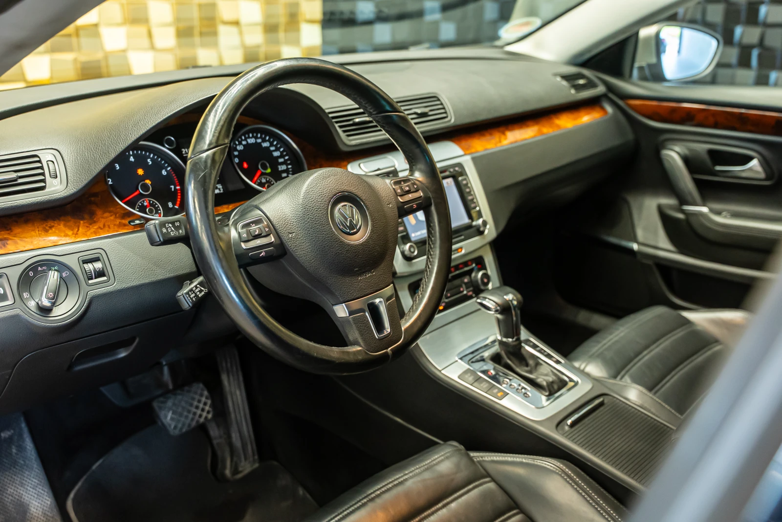VW CC 3.6 V6 FSI, снимка 7 - Автомобили и джипове - 54498934