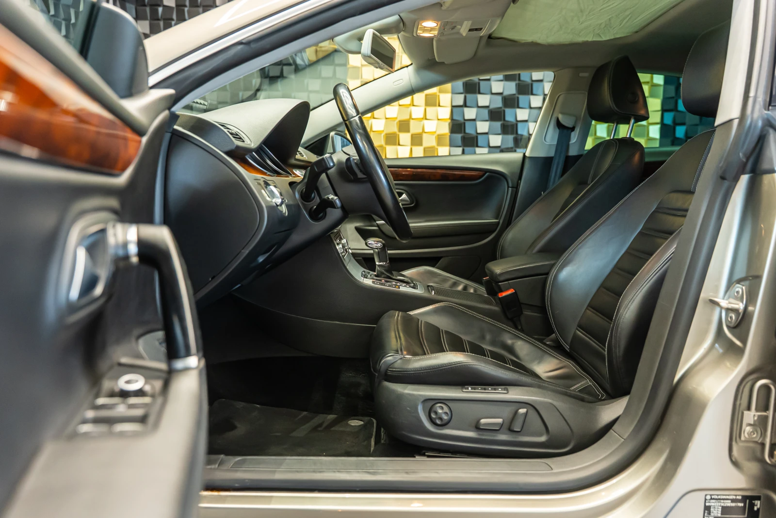 VW CC 3.6 V6 FSI, снимка 10 - Автомобили и джипове - 54498934