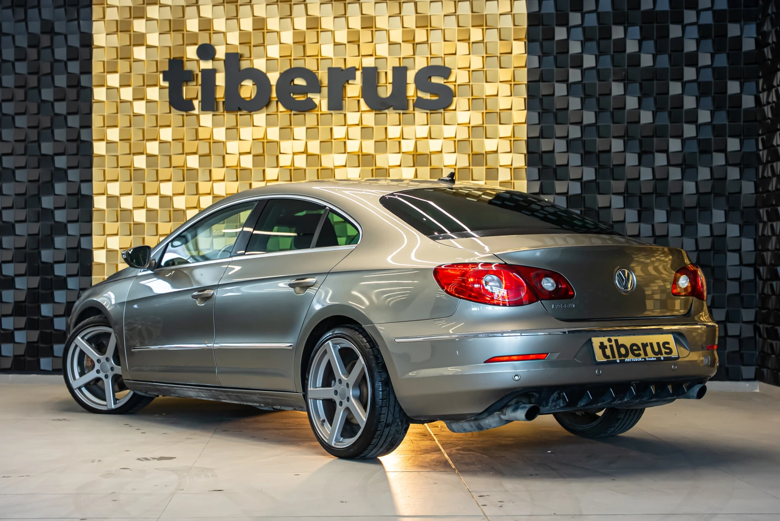 VW CC 3.6 V6 FSI, снимка 2 - Автомобили и джипове - 54498934