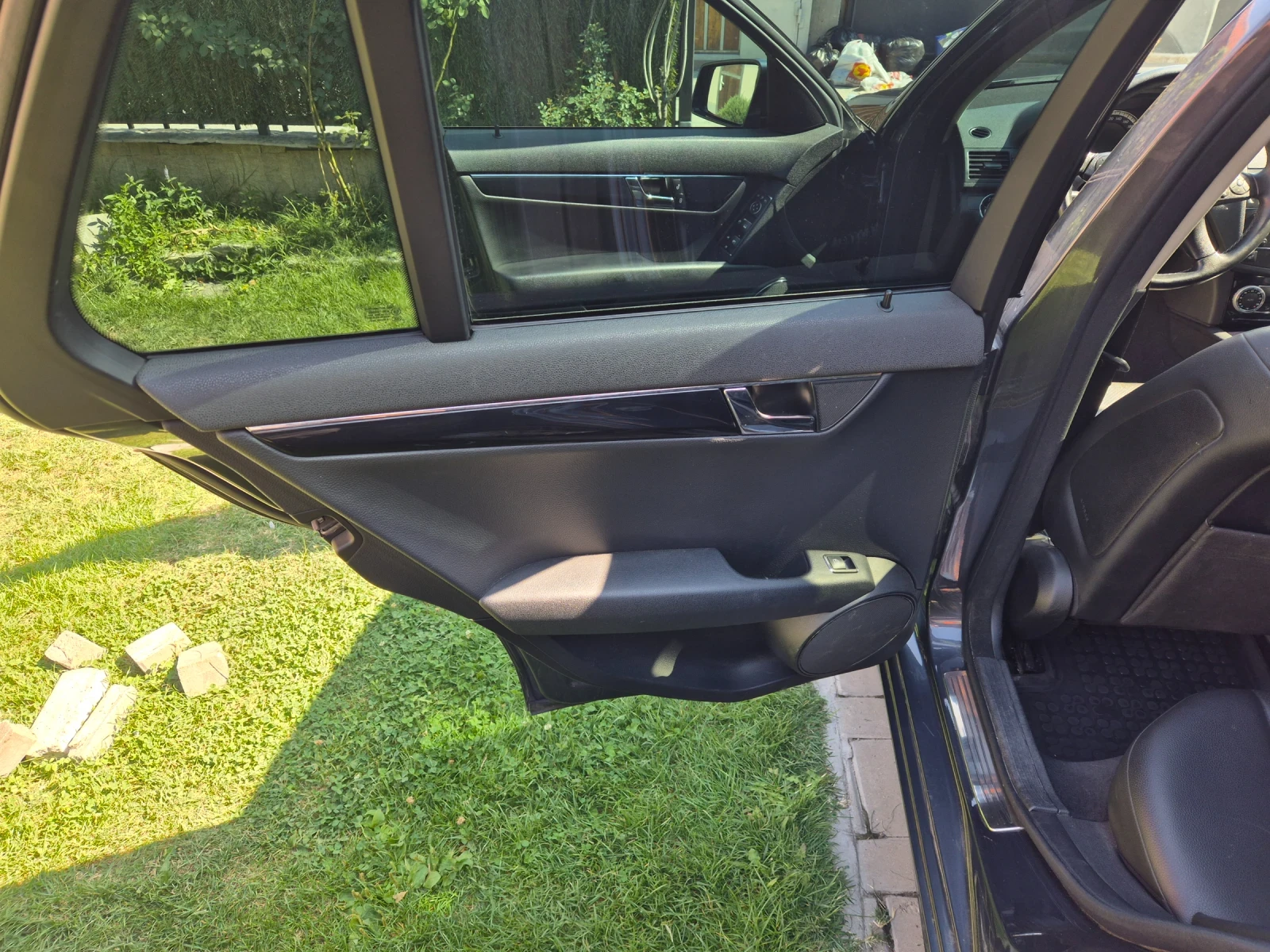 Mercedes-Benz C 220, снимка 9 - Автомобили и джипове - 56150419