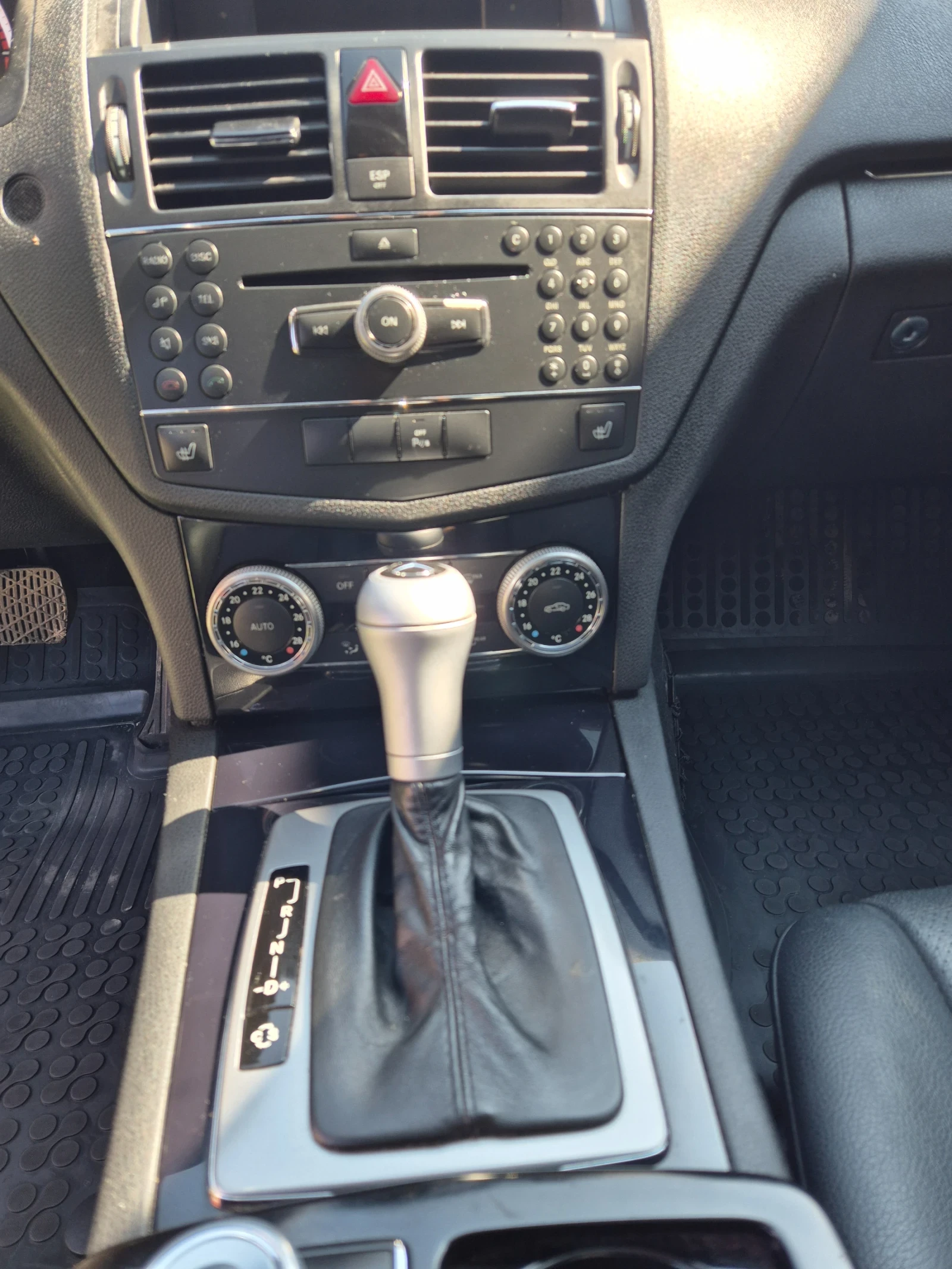 Mercedes-Benz C 220, снимка 12 - Автомобили и джипове - 56150419