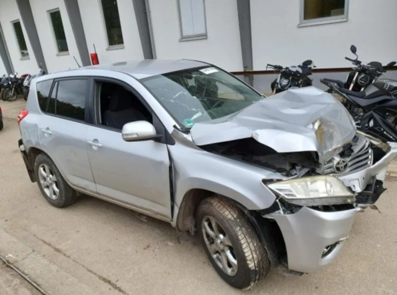 Toyota Rav4 2.2D, снимка 1 - Автомобили и джипове - 48618182