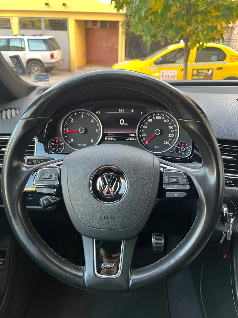 VW Touareg R-line, снимка 11 - Автомобили и джипове - 49414303