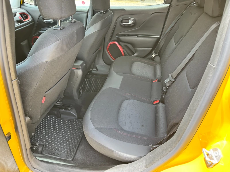 Jeep Renegade 2.4i ГАЗ 184к.с 9ск. TRAILHAWK 4x4, снимка 12 - Автомобили и джипове - 50471458