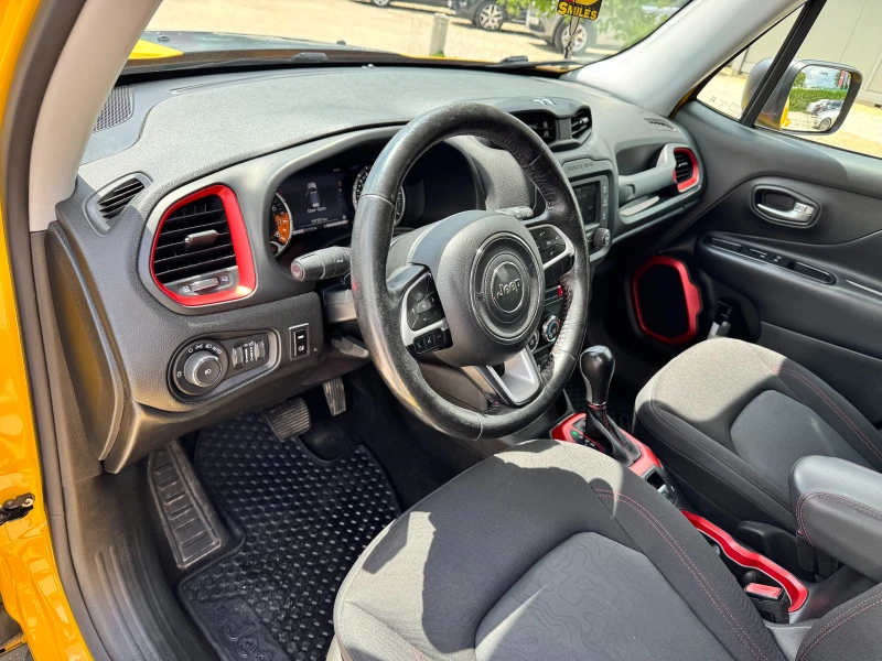 Jeep Renegade 2.4i ГАЗ 184к.с 9ск. TRAILHAWK 4x4, снимка 7 - Автомобили и джипове - 50471458