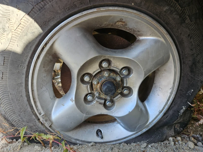 Nissan Navara, снимка 8 - Автомобили и джипове - 52436221