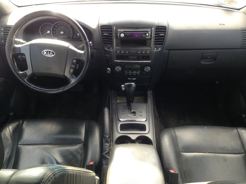 Kia Sorento 4x4/FACE/2.5CRDi/170kc/Кожа/Автоматик/Euro4, снимка 11 - Автомобили и джипове - 52444605