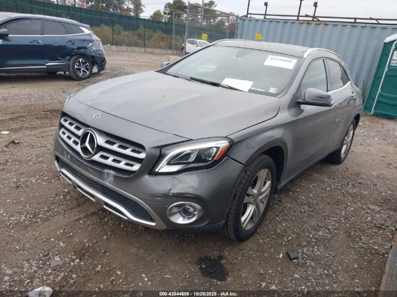 Mercedes-Benz GLA 250 * 4MATIC* КОЗМЕТИЧНА ЩЕТА* , снимка 2 - Автомобили и джипове - 52703435