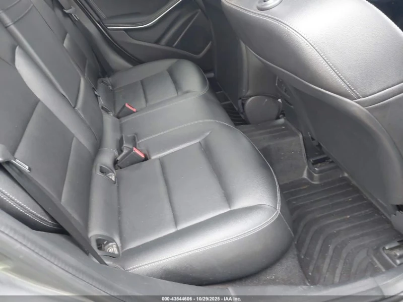 Mercedes-Benz GLA 250 * 4MATIC* КОЗМЕТИЧНА ЩЕТА* , снимка 6 - Автомобили и джипове - 52703435