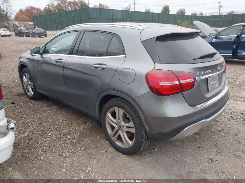 Mercedes-Benz GLA 250 * 4MATIC* КОЗМЕТИЧНА ЩЕТА* , снимка 3 - Автомобили и джипове - 52703435