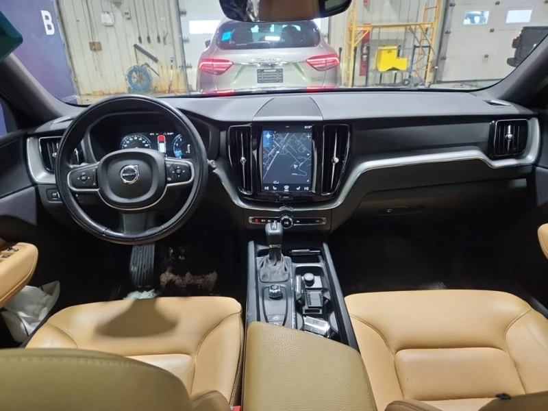 Volvo XC60 MOMENTUM  CARFAX, снимка 11 - Автомобили и джипове - 52773105