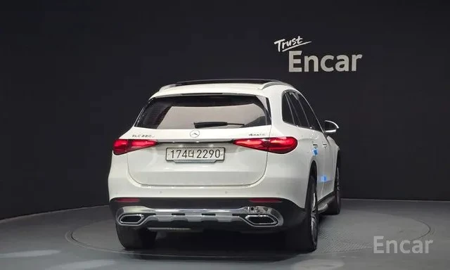 Mercedes-Benz GLC 220 4MATIC/ОБДУХВАНЕ/ПАНОРАМА/ДИСТРОНИК/360/HUD, снимка 3 - Автомобили и джипове - 55049673