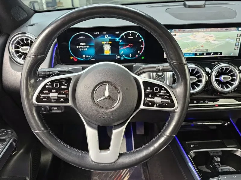 Mercedes-Benz GLB X247 Glb220, снимка 14 - Автомобили и джипове - 56323993