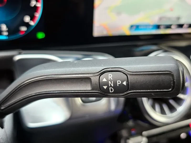 Mercedes-Benz GLB X247 Glb220, снимка 9 - Автомобили и джипове - 56323993