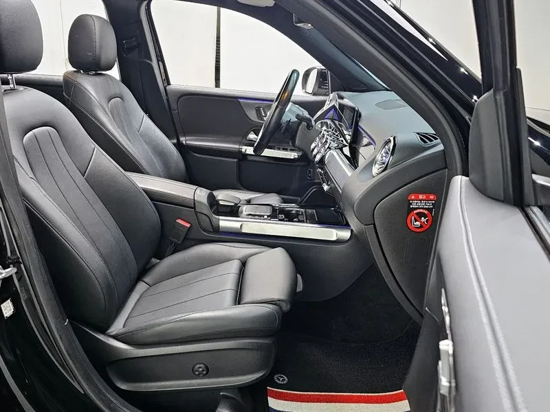 Mercedes-Benz GLB X247 Glb220, снимка 10 - Автомобили и джипове - 56323993