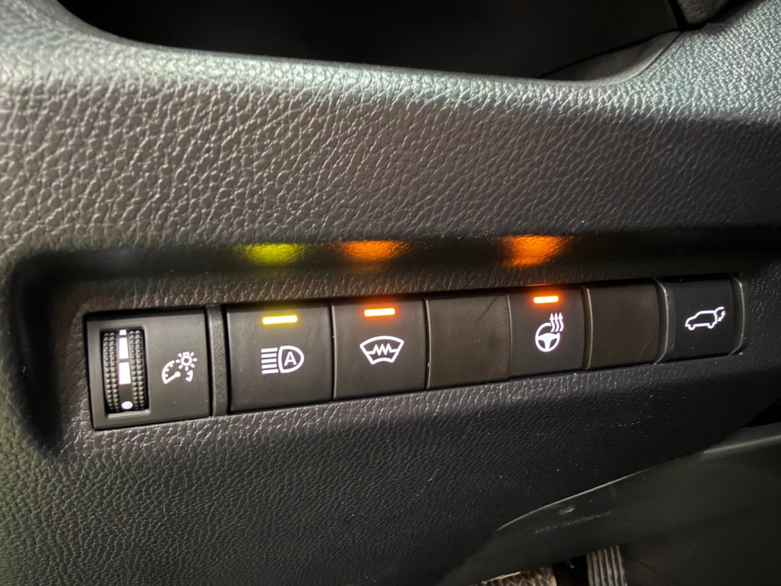 Toyota Rav4 HYBRID* AWD * 25 000km* XLE PREMIUM, снимка 16 - Автомобили и джипове - 53990494