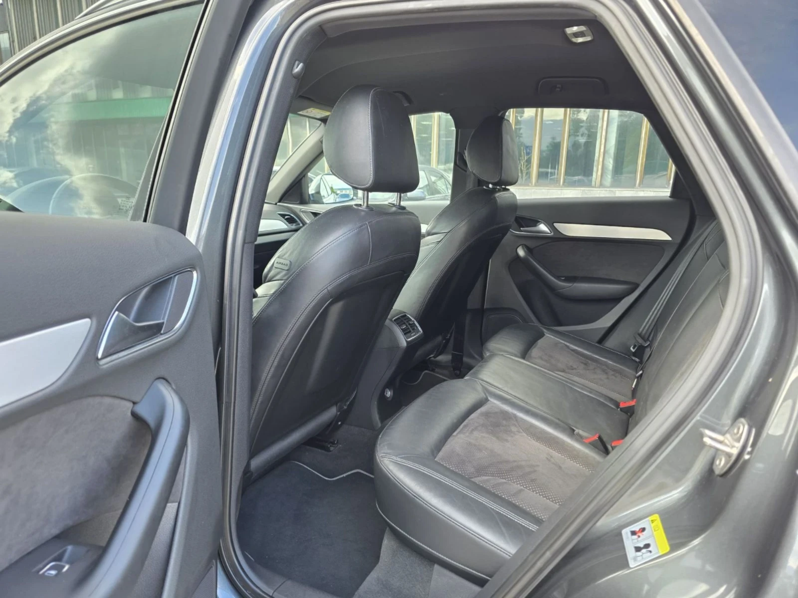 Audi Q3 2.0 TDI S-line x3 , снимка 6 - Автомобили и джипове - 54675541