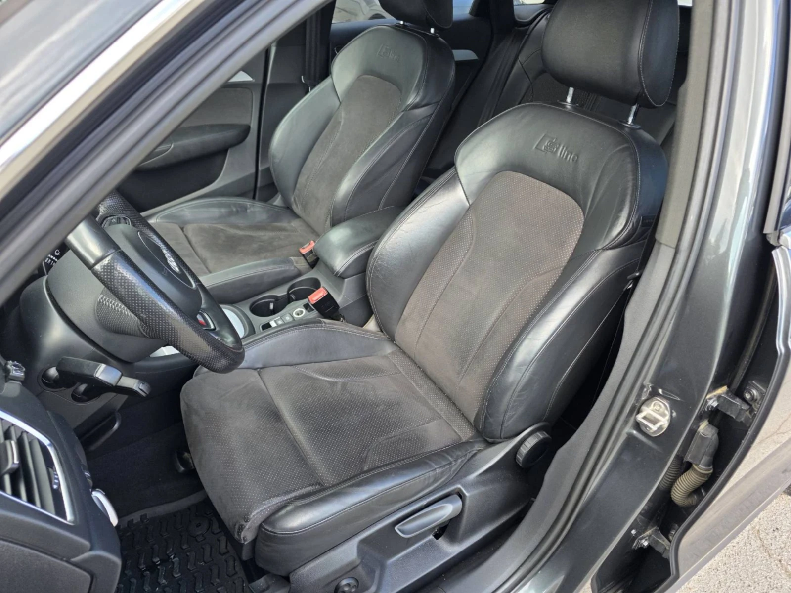 Audi Q3 2.0 TDI S-line x3 , снимка 10 - Автомобили и джипове - 54675541